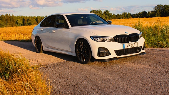 BMW 330e 3 of 8