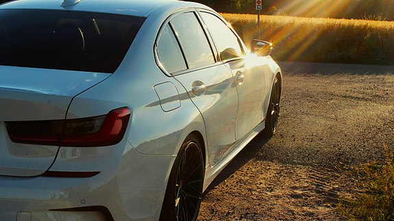 BMW 330e 6 of 8