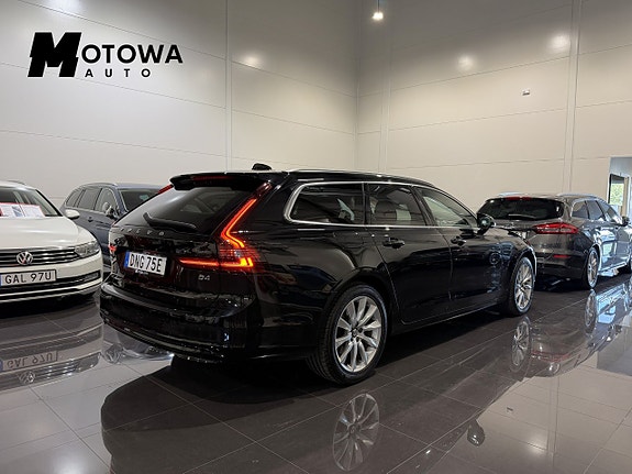 Volvo V90 2 of 22