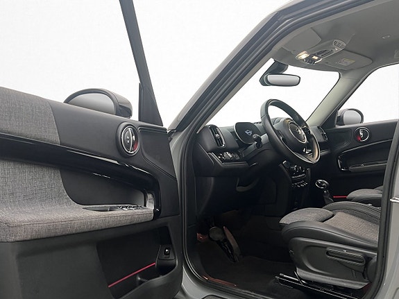MINI Countryman Cooper SE 8 of 30