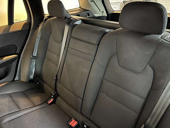 Volvo V60 Cross Country 8 of 21