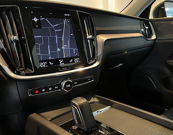 Volvo V60 Cross Country 16 of 21