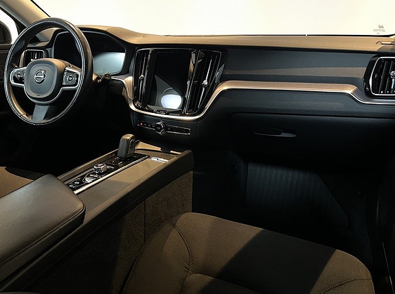 Volvo V60 Cross Country 13 of 21