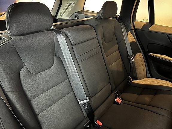 Volvo V60 Cross Country 9 of 21