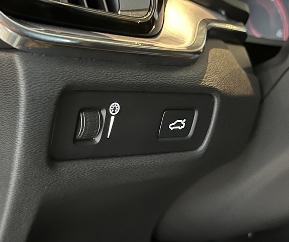 Volvo V60 Cross Country 19 of 21