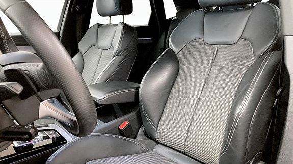 Audi Q5 8 of 12