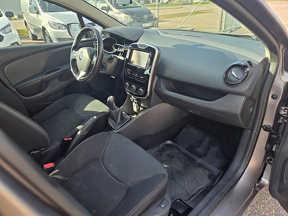 Renault Clio 5 of 6