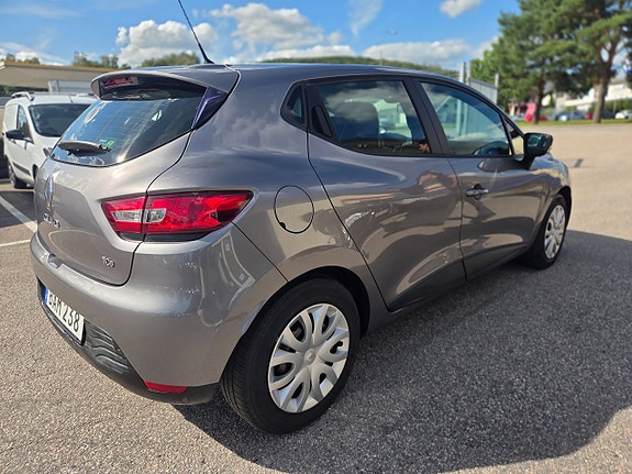 Renault Clio 3 of 6