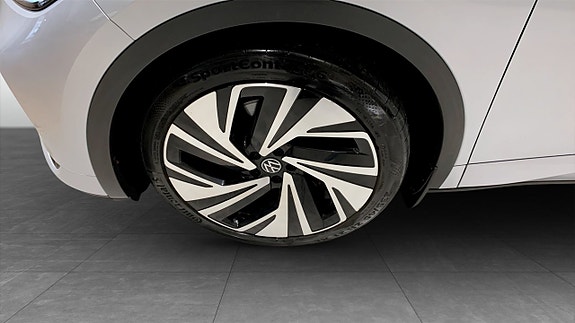 Volkswagen ID.4 GTX 6 of 13