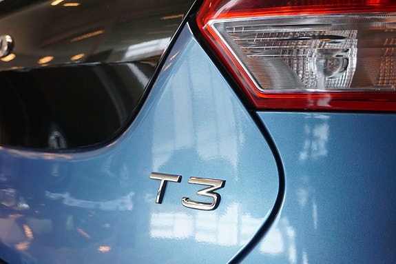 Volvo V40 8 of 14