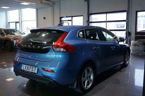 Volvo V40 7 of 14