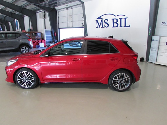 Kia Rio 8 of 20