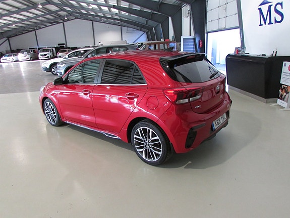 Kia Rio 7 of 20