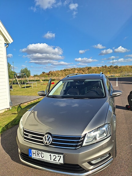 Volkswagen Passat 2 of 7