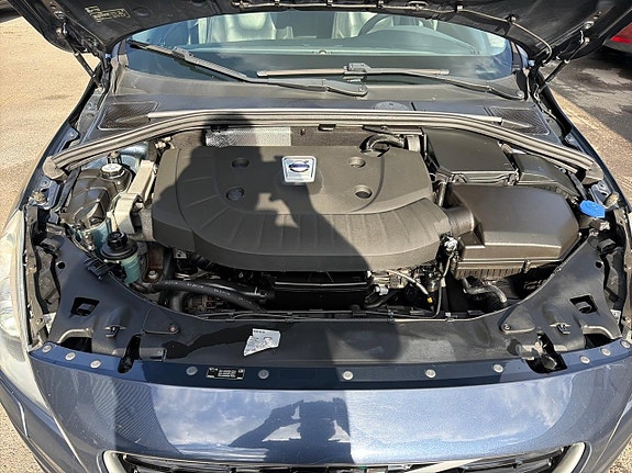 Volvo V60 18 of 27