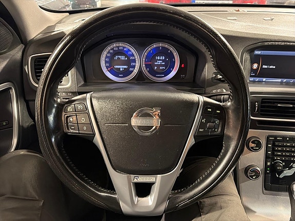 Volvo V60 26 of 27