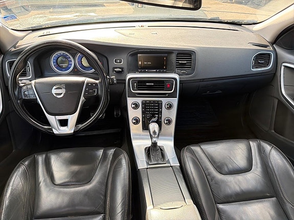 Volvo V60 14 of 27