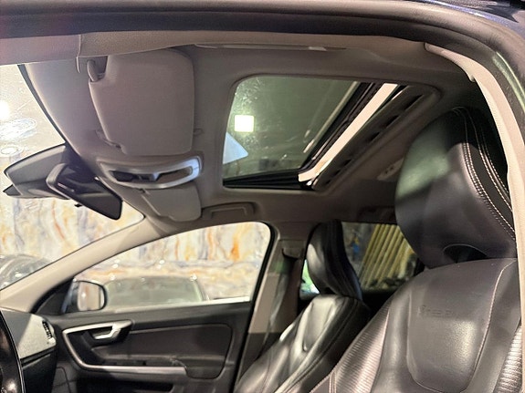 Volvo V60 16 of 27
