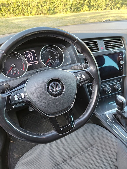 Volkswagen Golf VII 6 of 8