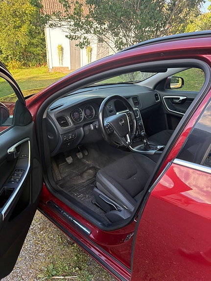 Volvo V60 4 of 4