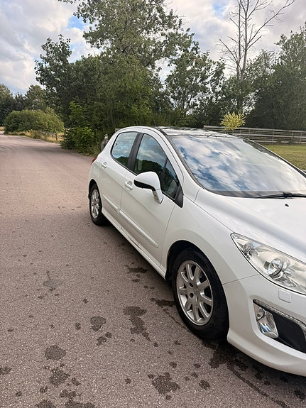 Peugeot 308 3 of 7
