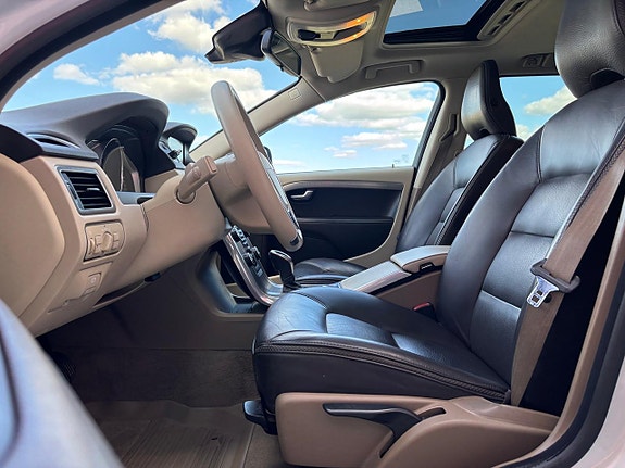 Volvo XC70 16 of 23