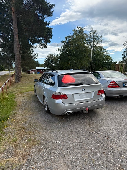 BMW 525d 4 of 5