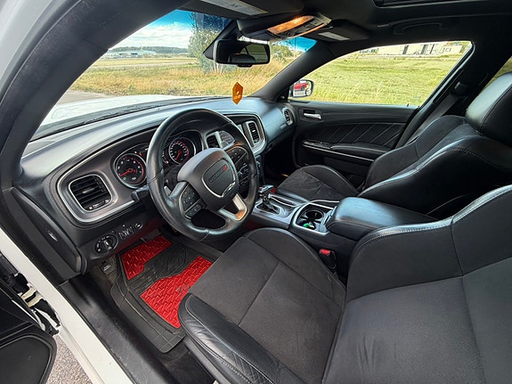 Dodge Charger 11 of 19