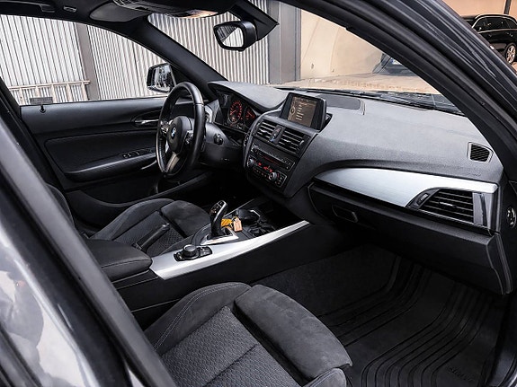 BMW 120d 10 of 12