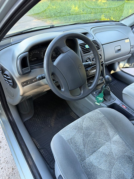 Renault Laguna 13 of 15