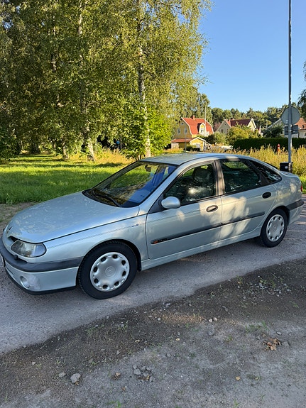 Renault Laguna 2 of 15