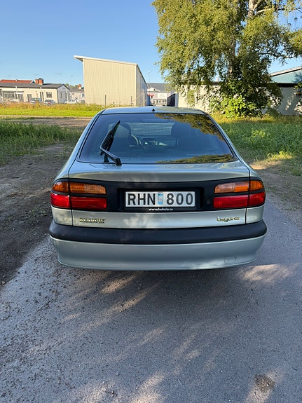 Renault Laguna 3 of 15