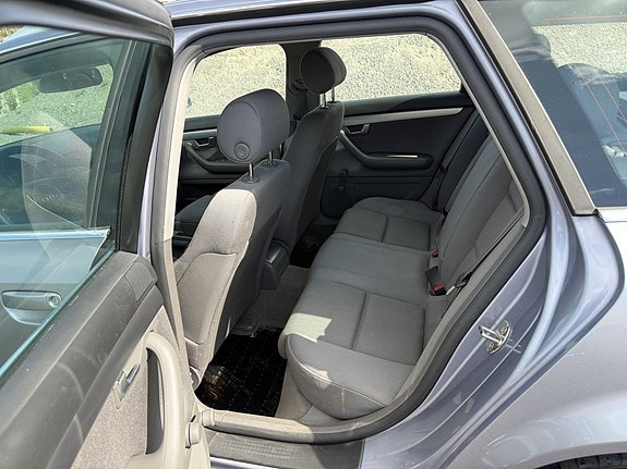 Audi A4 12 of 27