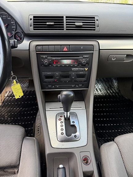 Audi A4 23 of 27