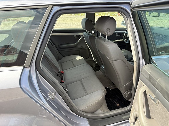 Audi A4 14 of 27