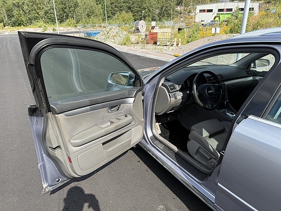 Audi A4 9 of 27