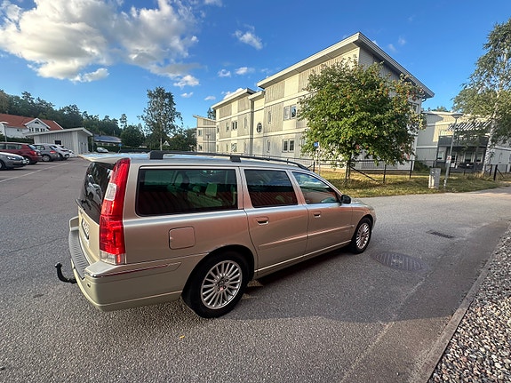 Volvo V70 7 of 10