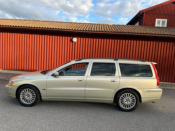 Volvo V70 4 of 10