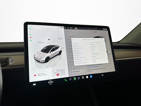 Tesla Model Y 25 of 30