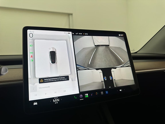 Tesla Model Y 18 of 30