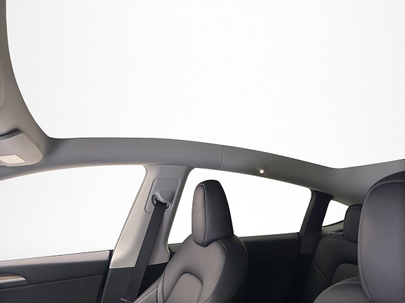Tesla Model Y 12 of 30