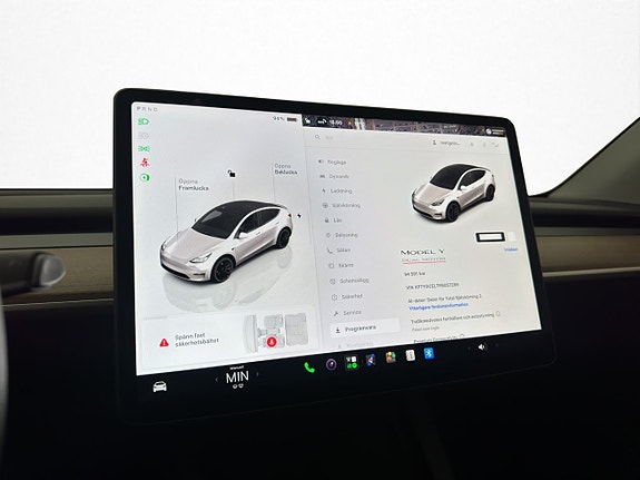 Tesla Model Y 24 of 30