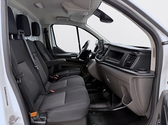 Ford Transit Custom 13 of 15