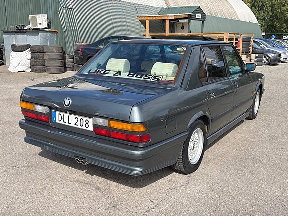 BMW 518 12 of 30