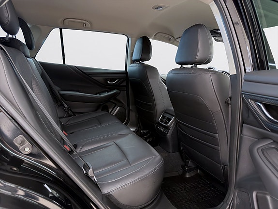 Subaru Outback 9 of 17