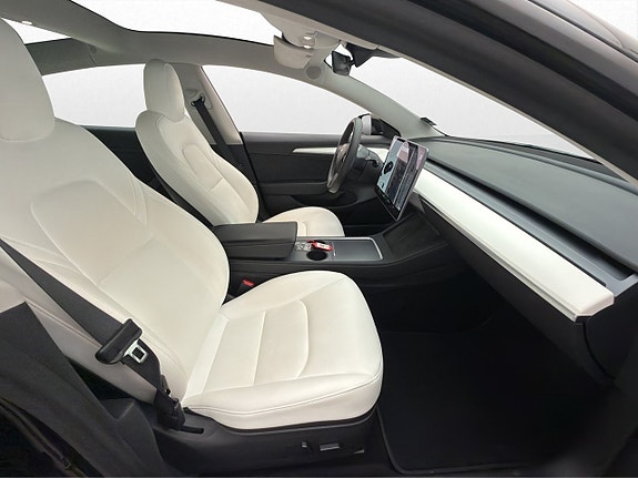Tesla Model 3 26 of 30