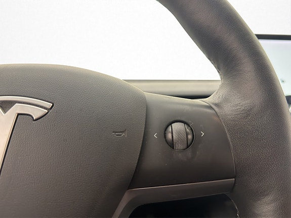 Tesla Model 3 17 of 30