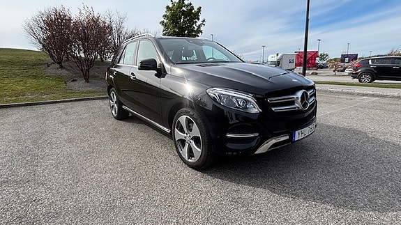 Mercedes-Benz GLE350 d 2 of 12
