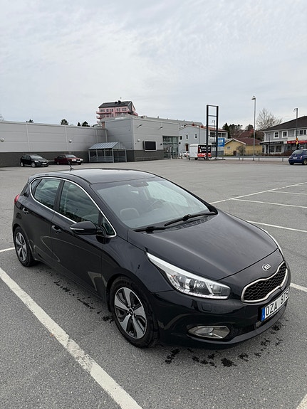 Kia Ceed 3 of 6
