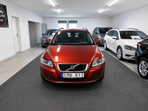 Volvo V50 3 of 17